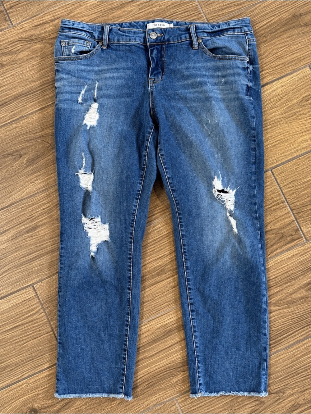 Torrid Boyfriend Jeans 16R Distressed Medium Wash Stretch Plus Size Denim